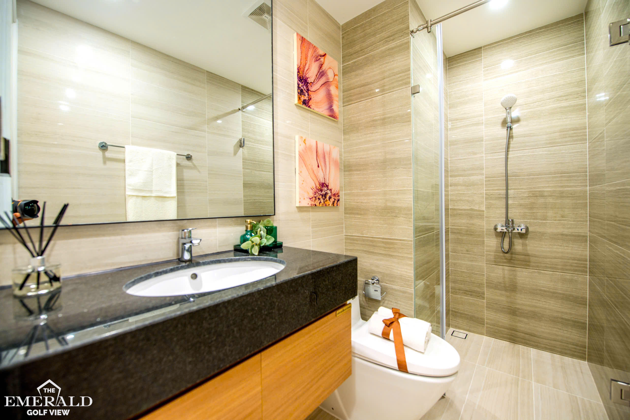 The Emerald Golf View