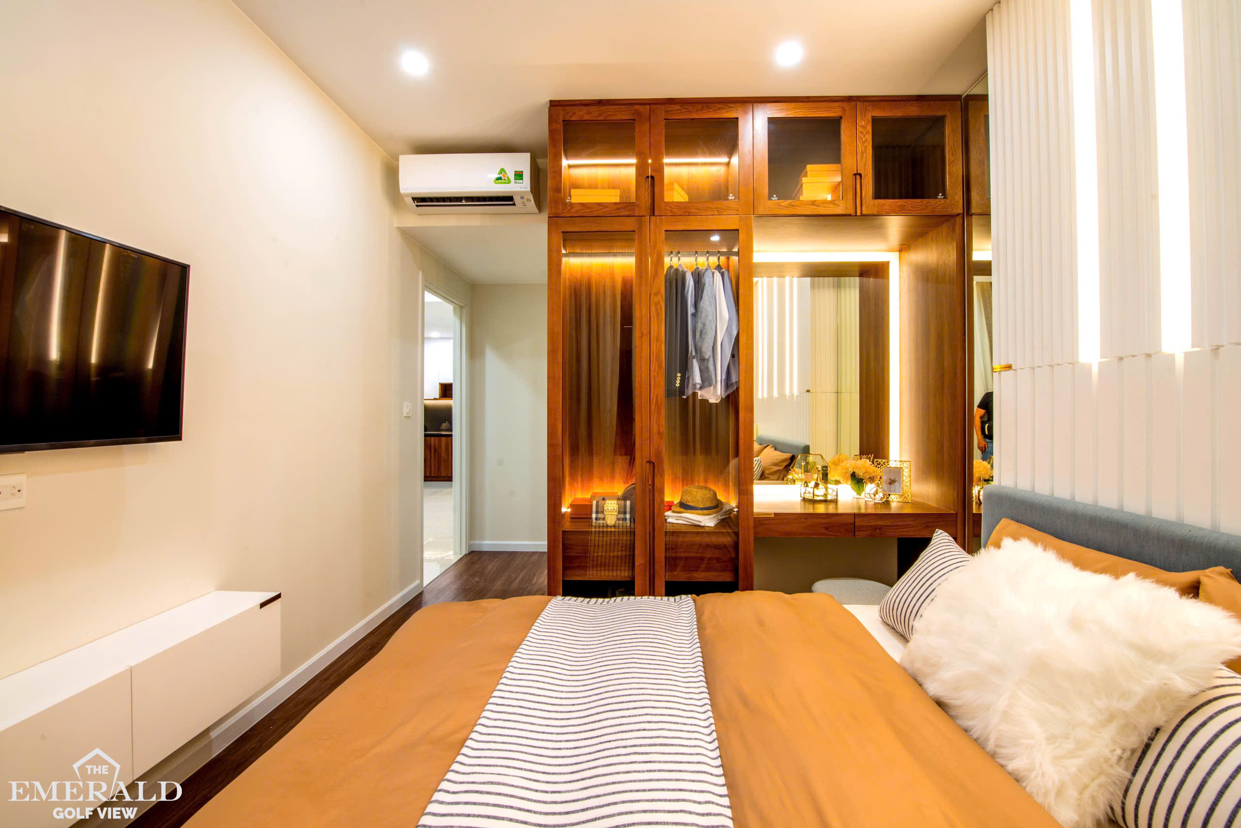 The Emerald Golf View