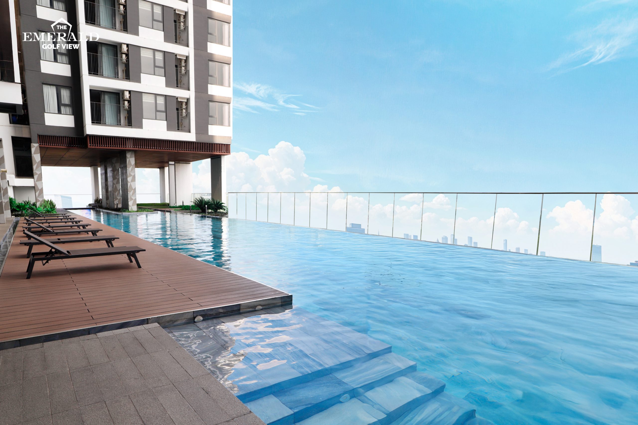 The Emerald Golf View