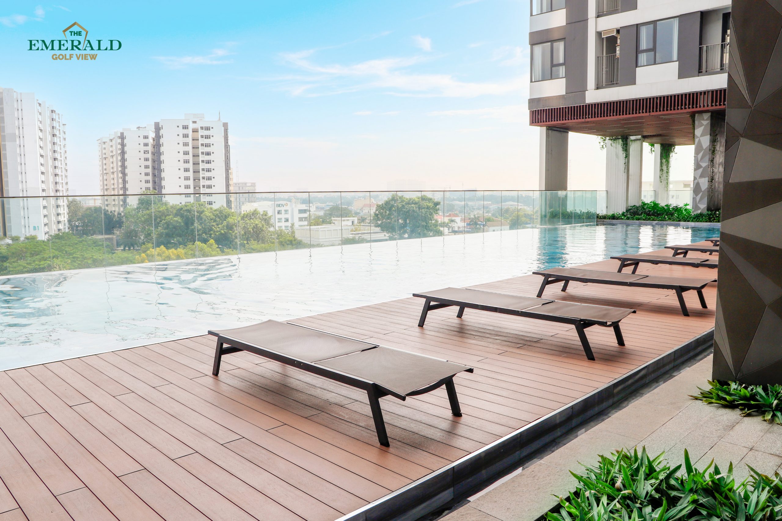 The Emerald Golf View