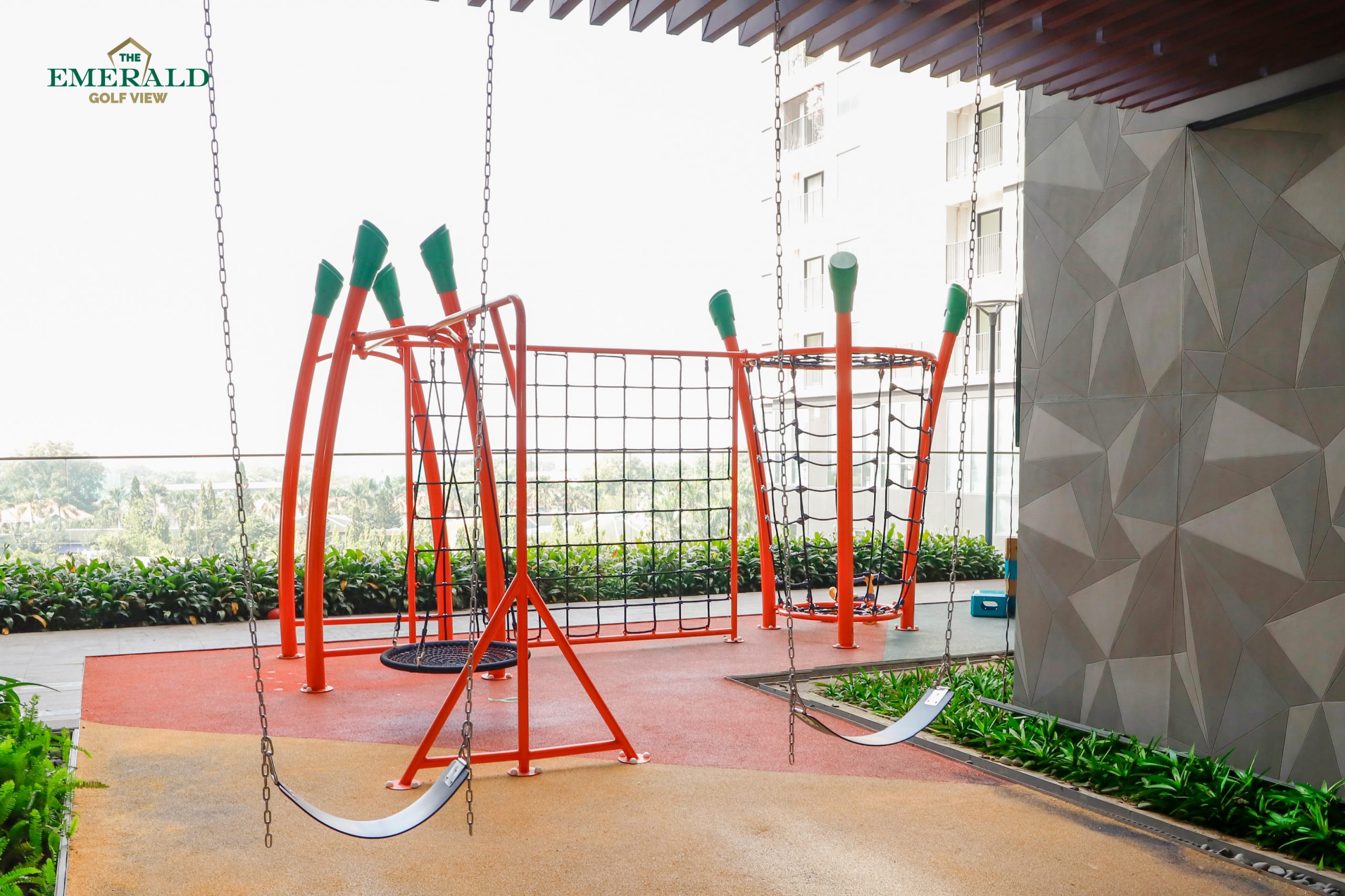 The Emerald Golf View