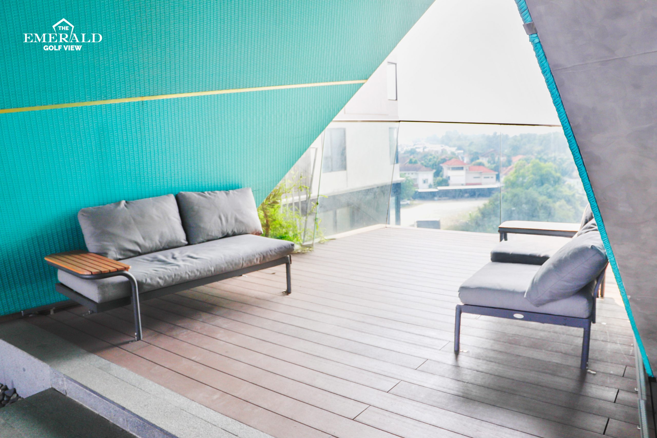 The Emerald Golf View